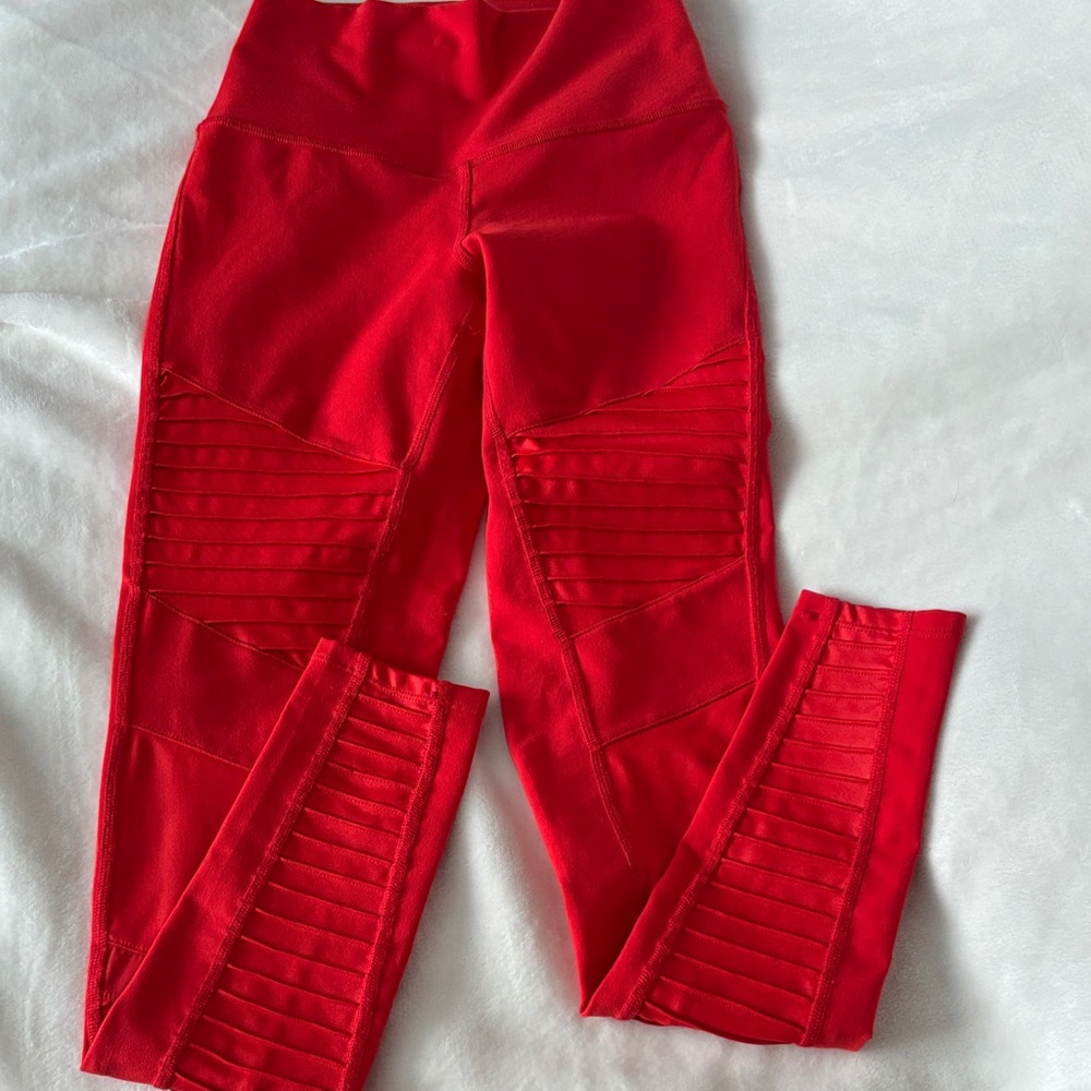 ALO❣️Yoga Women's Leggings in Vibrant Red